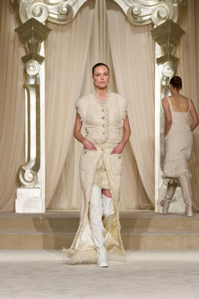 Look 8